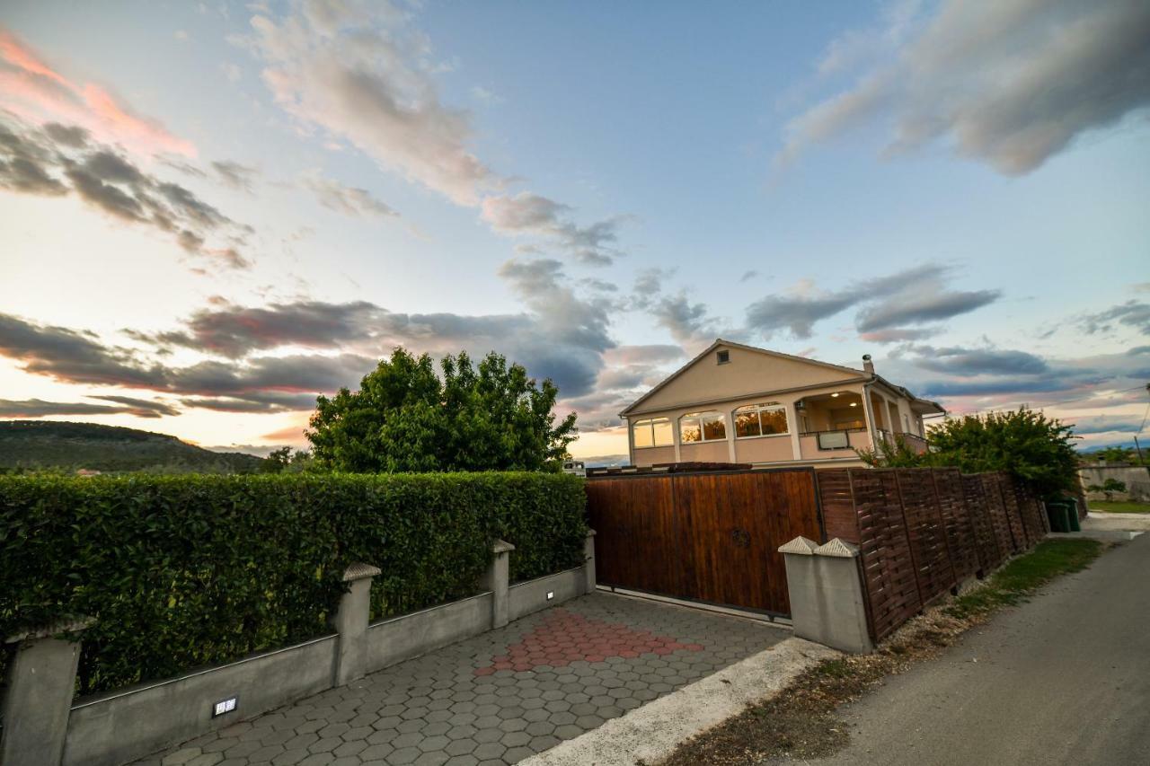 Kuca Za Odmor Lukic Villa Donje Rastane Buitenkant foto